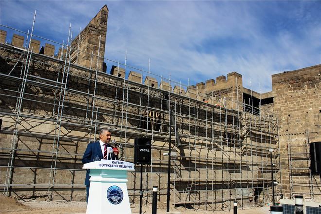 Başkan Çelik´ten Tarihi Kayseri Kalesi´nde Brifing 