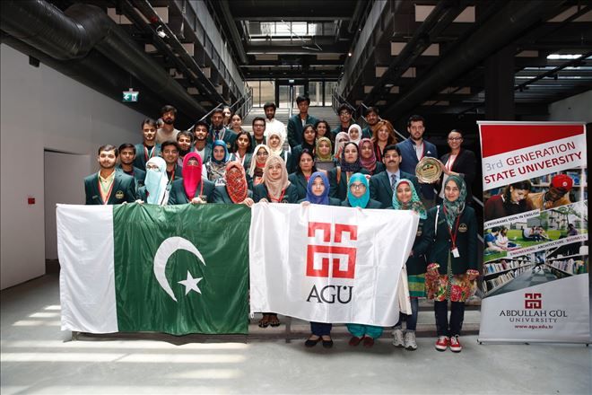 Pakistanlı Öğrencilerden AGÜ´ye Ziyaret