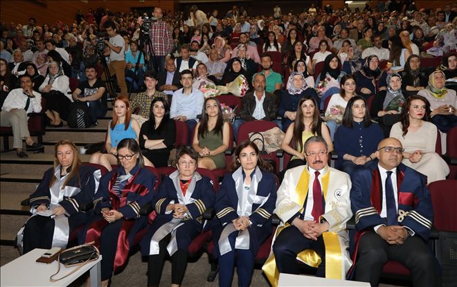 ERÜ Sağlık Bilimleri Fakültesi yeni mezunlarını verdi