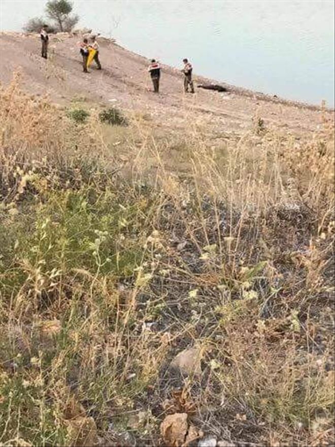  Barajda yanmış erkek cesedi bulundu