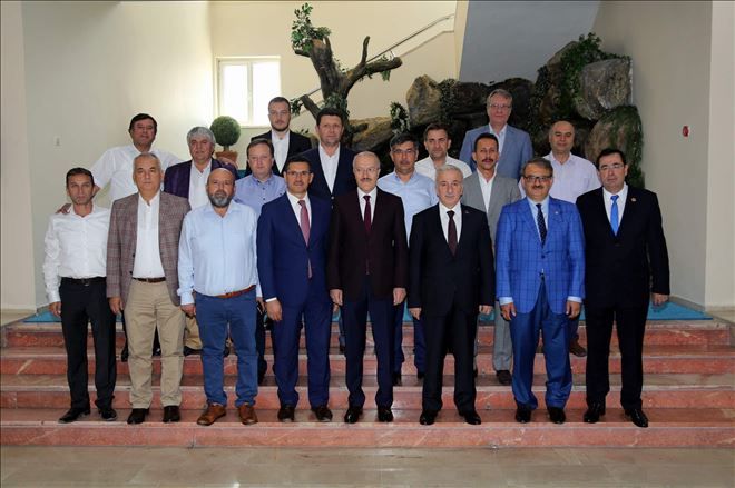 Balıkesir Altıeylül Belediye Başkanı Zekai Kafaoğlu Vali Kamçı´yı ziyaret etti