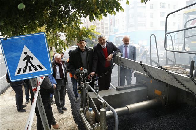 Başkan Çelik, 30 Ağustos Bulvarı´ndaki asfalt çalışmalarını takip etti 
