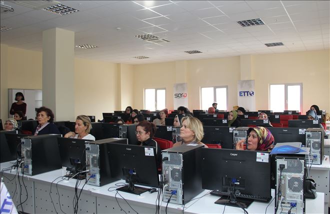  Erciyes Teknopark´ta Kadınlar İçin Teknoloji Okuryazarlığı Eğitimi Düzenlendi 