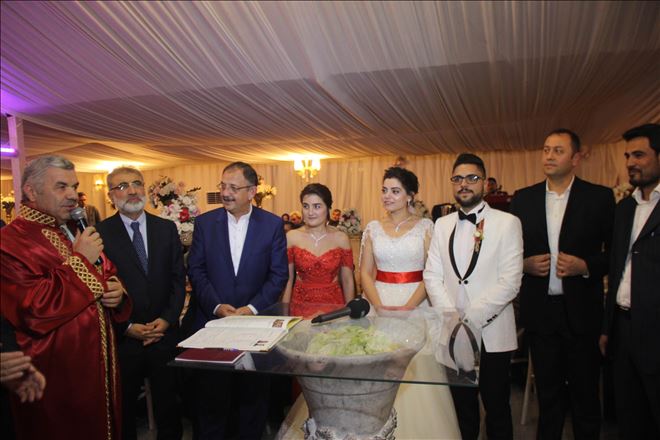 AK Parti Genel Başkan Yardımcısı Özhaseki nikah şahidi oldu 