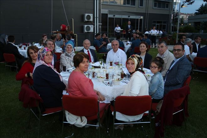 Karadenizliler iftar davetinde bir araya geldi 