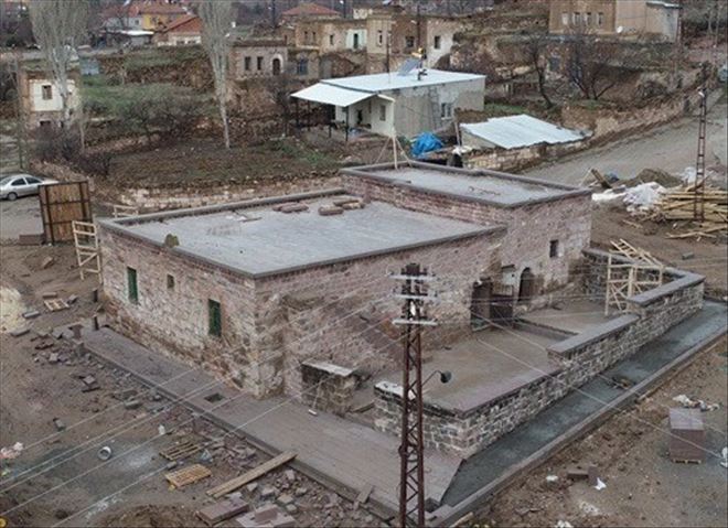 8 asırlık camiyi restore ediyor 
