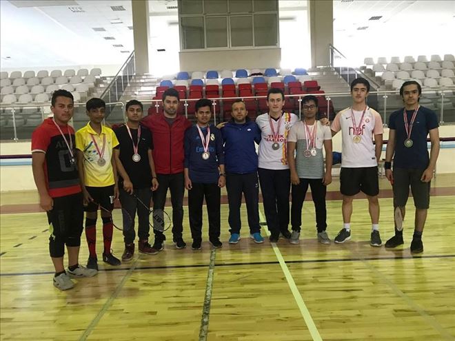  Badminton il birinciliği tamamlandı 
