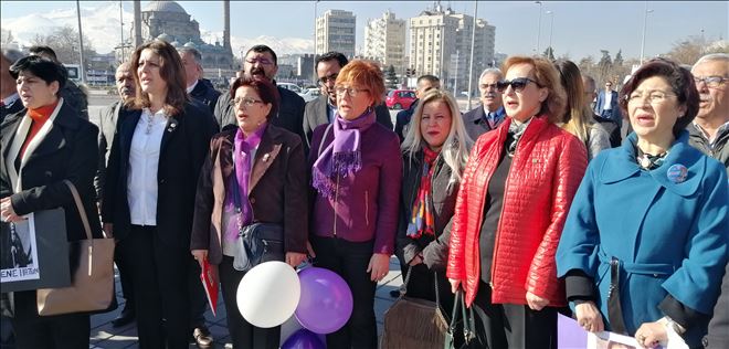  CHP İl Başkanı Ümit Özer: ?8 Mart´ta kadınlar özgürce haykırabiliyor? 