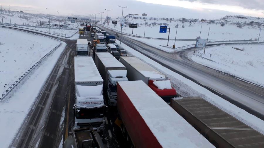 Kayseri-Malatya karayolu ulaşıma kapand