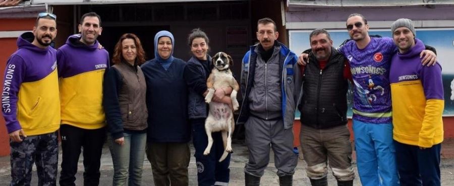 Snowsonics Kulübü, Büyükşehir Belediyesi Köpek Barınağı’nı ziyaret etti