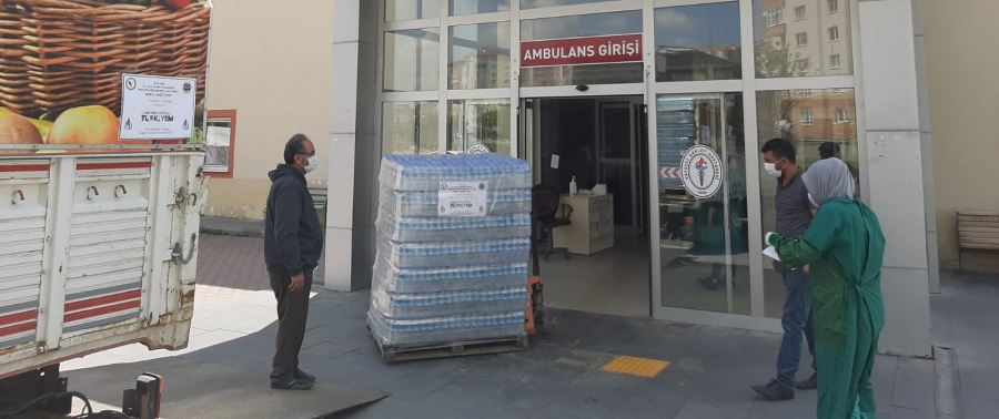 466 yıllık vakıftan sağlık çalışanlarına su desteği