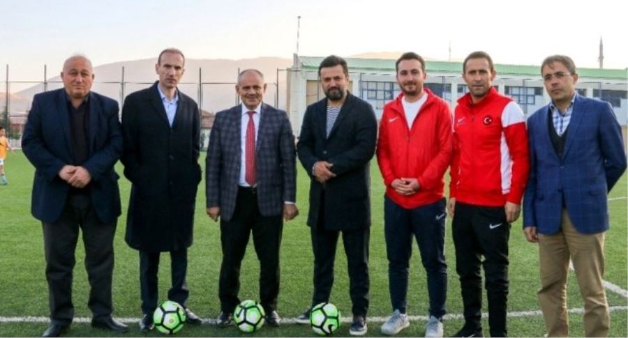  Bülent Uygun’dan Yerköspor Futbol Akademisi’ne övgü