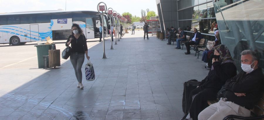 Kayseri Şehirlerarası Otobüs Terminali kısıtlamanın kalkmasıyla hareketlendi
