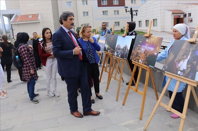 Kız Yurdundan milli irade sergisi